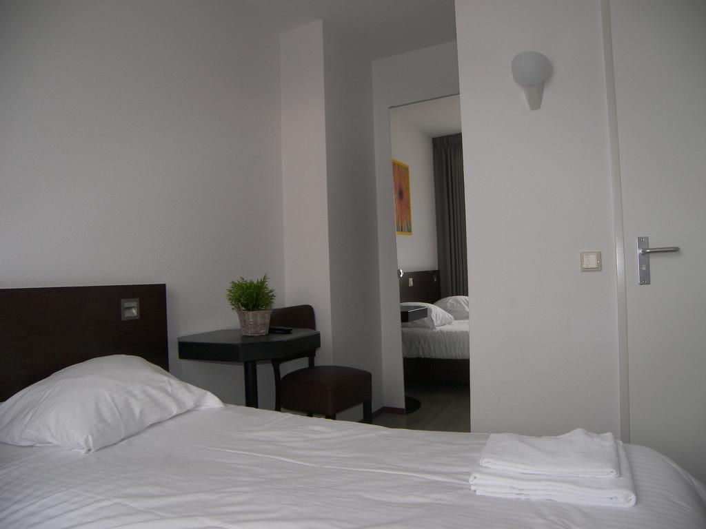 Hotel De Markt Valkenswaard Bagian luar foto