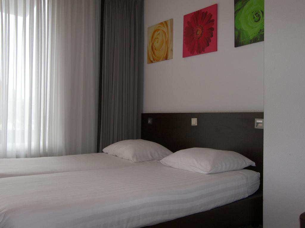 Hotel De Markt Valkenswaard Bagian luar foto