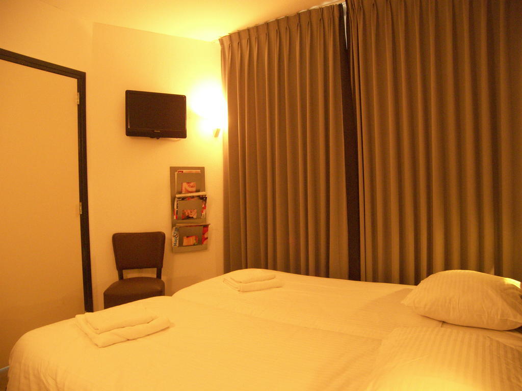 Hotel De Markt Valkenswaard Bagian luar foto