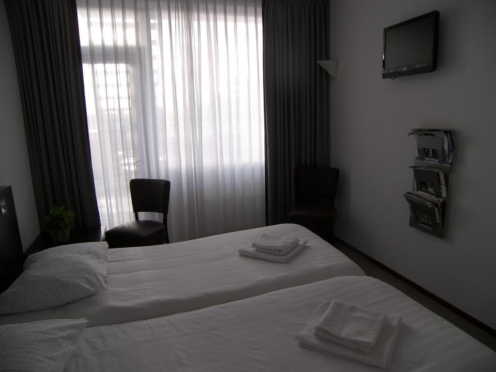 Hotel De Markt Valkenswaard Bagian luar foto