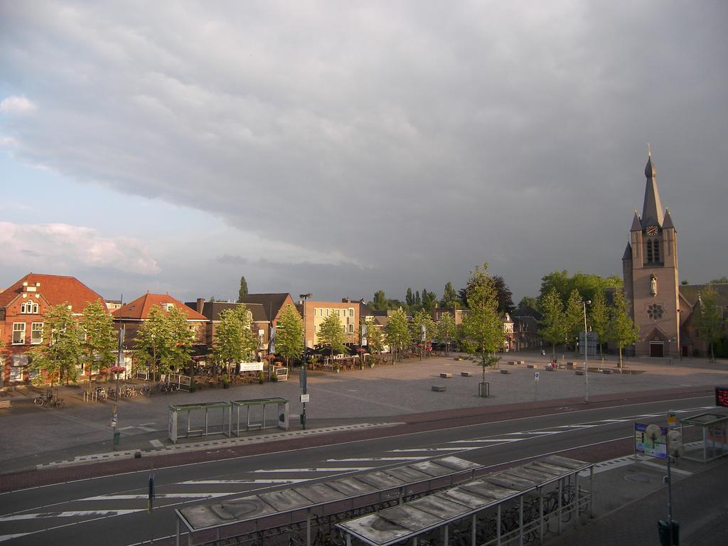 Hotel De Markt Valkenswaard Bagian luar foto