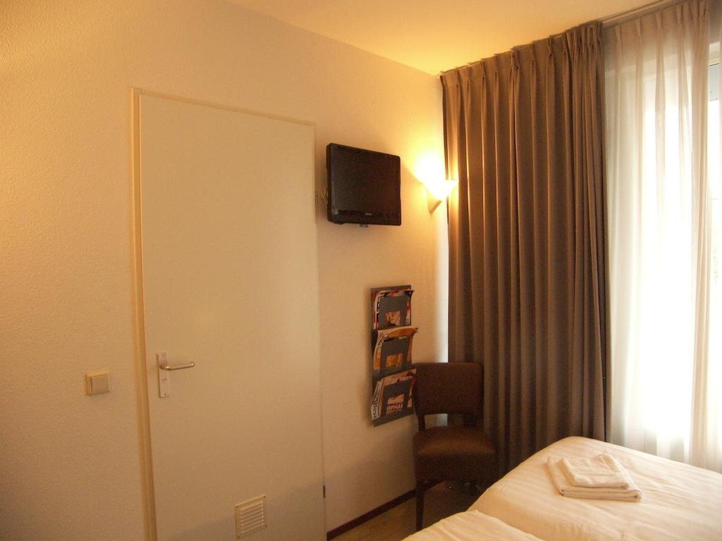 Hotel De Markt Valkenswaard Bagian luar foto